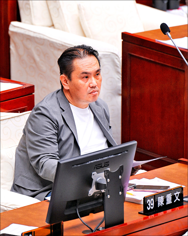 陳重文涉賄判刑 恐無法披藍袍