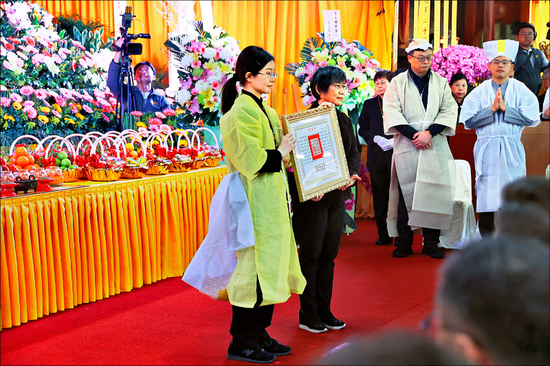 混元禪師辭世 劉世芳代頒總統褒揚令