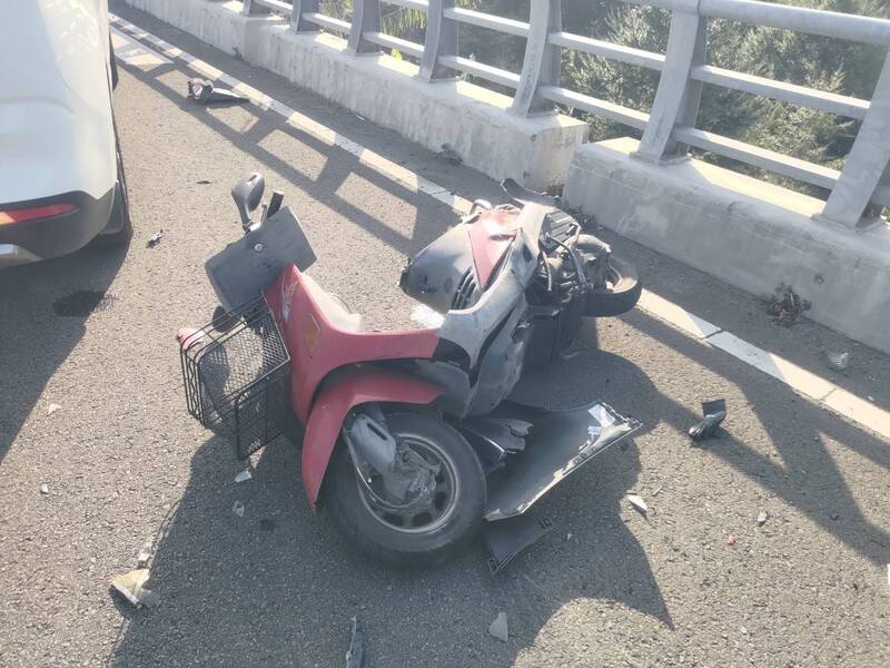 苗栗平安大橋口70歲老翁騎車左轉 遭休旅車撞飛倒地喪命