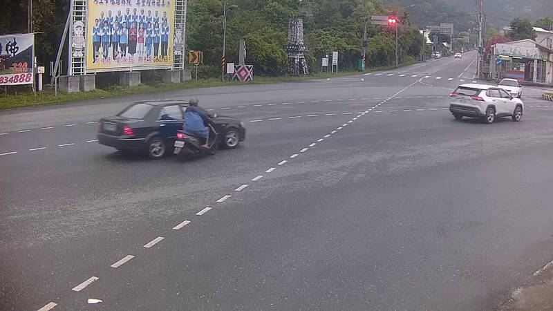 花蓮壽豐路口「鬼切」左轉遭撞!無照婦昏迷插管