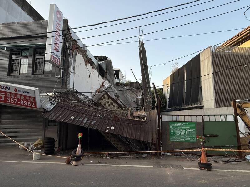 桃園新建住宅搞垮鄰房 建管處勒令停工、撤離住戶