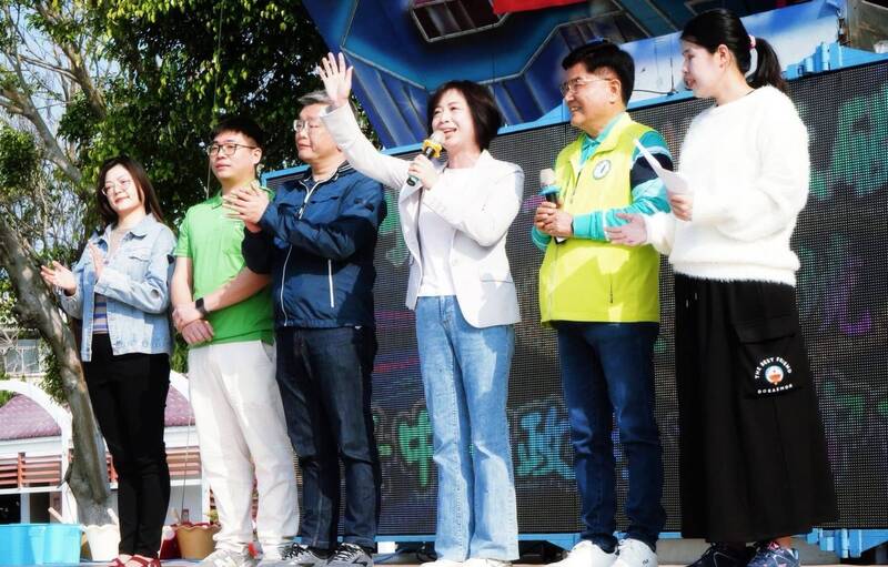 打槍台中市府「機場轉輕軌」 何欣純:捷運橘線延伸清水一車到底