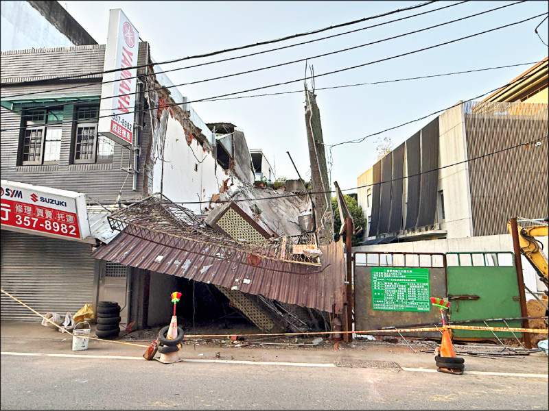 桃園住宅工地施工 致鄰房倒塌