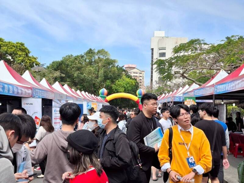 新北校園就博會首場3/18開跑 95家企業釋3000職缺搶才