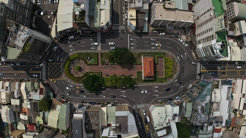 古蹟卡中央東門城圓環交通怎解?南市空拍監測找答案