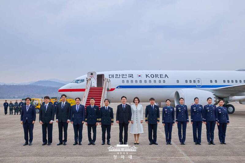 畫面曝!李在明啟用南韓新型總統專機「空軍二號」