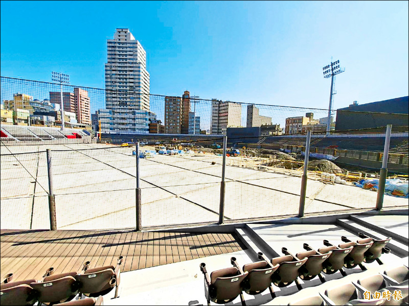 高虹安考察東京巨蛋 挨批棒球場4年搞不定