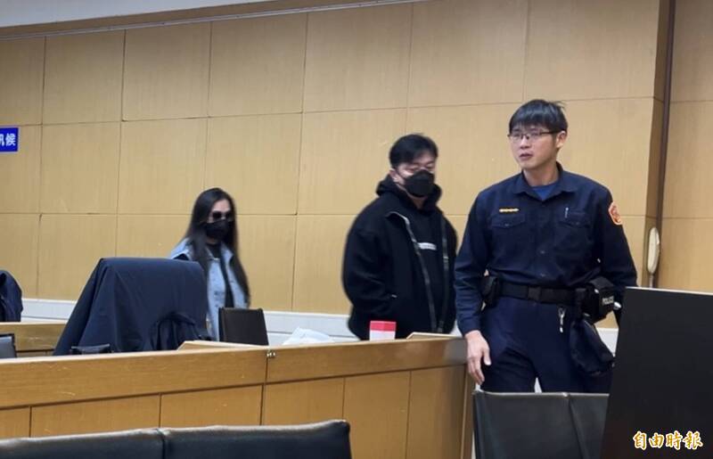 北市議員李傅中武夫婦涉詐助理費800萬交保 80分鐘籌齊