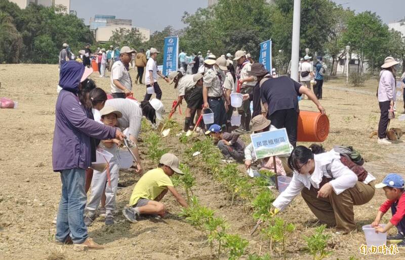 加「樹」淨零 台南柳科種下570棵台灣原生苗木、發送600棵