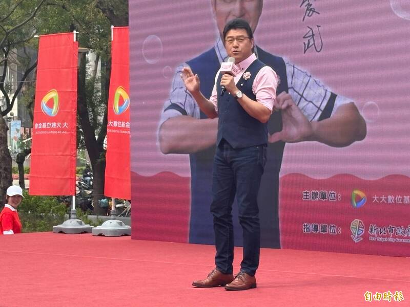 鍾小平爆中配樁腳放棄中國籍成功!謝震武笑:難怪柯文哲討厭你