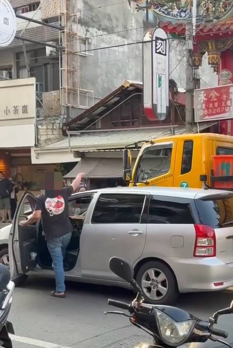 緩慢行駛清運就被譙?虎尾垃圾車司機無辜挨罵 網嘆「降低虎尾水準」