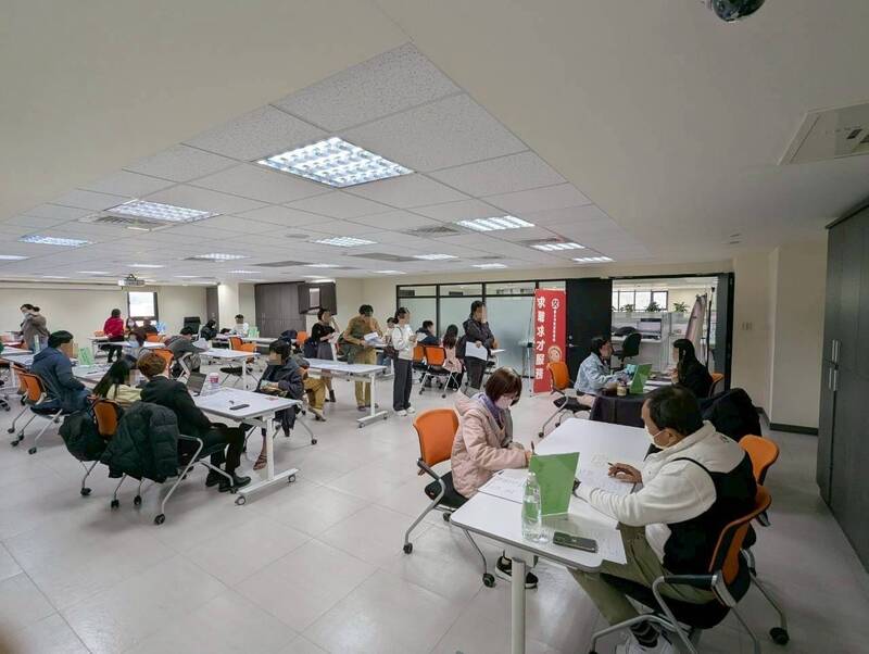 北市就服處徵才釋逾1200個工作機會 起薪上看6萬元