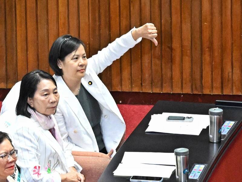 柯文哲和李貞秀最讓人受不了的事 陳培瑜:有問題裝沒事還要騙小草