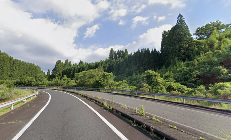 日本高速公路巴士撞分隔島 9國中生受傷送醫