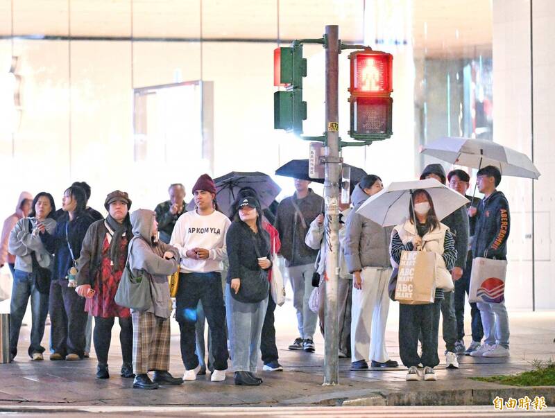 週一東北部當心陣雨 金馬、雲嘉南遇濃霧能見度低