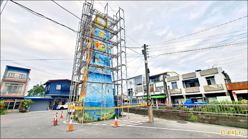 台東市康樂里地標 50年大水塔彩繪