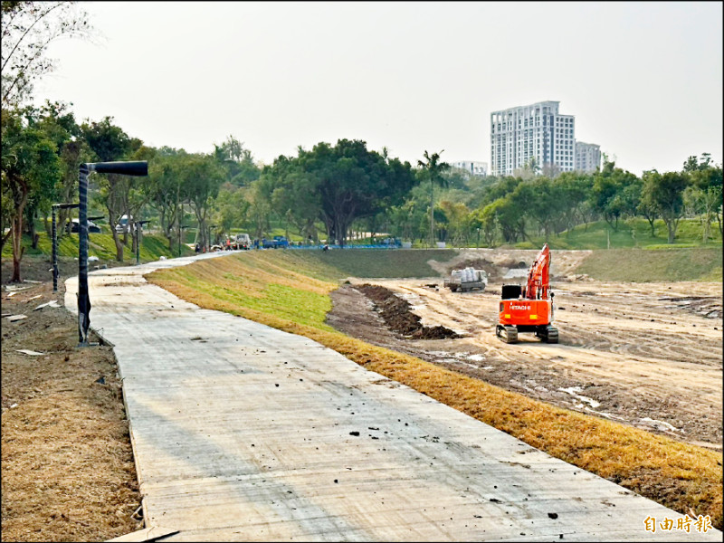 設環湖步道 高市夢裡滯洪池5月啟用