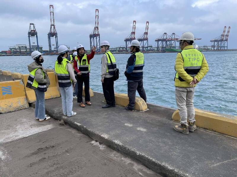 台灣港務公司「港埠工程減碳指引」 獲英國標準協會認證