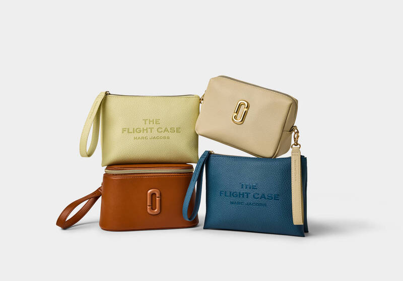 華航攜手Marc Jacobs推機上旅行包 3/28布拉格航線亮相