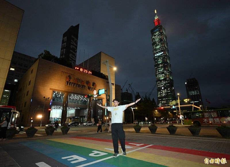 《圖輯》總統直選30周年 101點燈致敬台灣民主成就