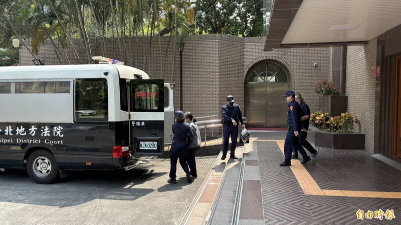 精舍命案她也在場！ 庭上還原喪命瞬間  王薀：這樣子就會死？