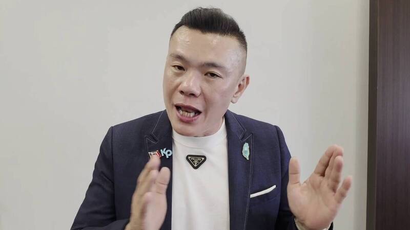 柯文哲案明宣判    台中小草不動員各自前往為柯加油