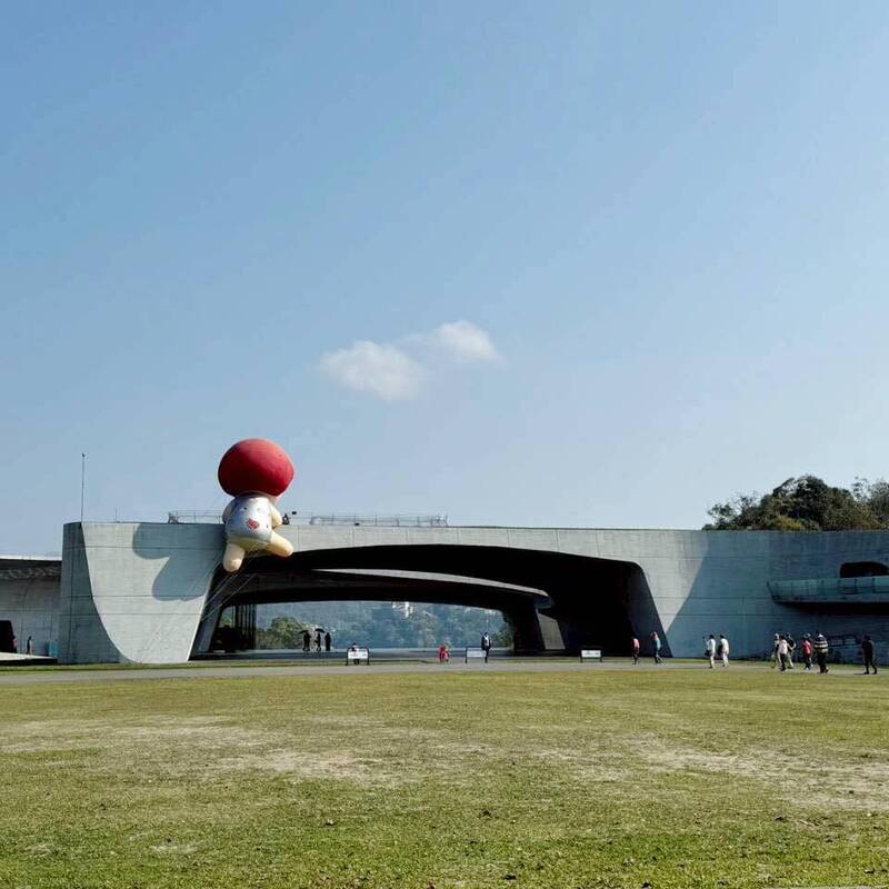 9米紅髮小女孩「Moi」攻佔日月潭 向山變身最萌打卡勝地