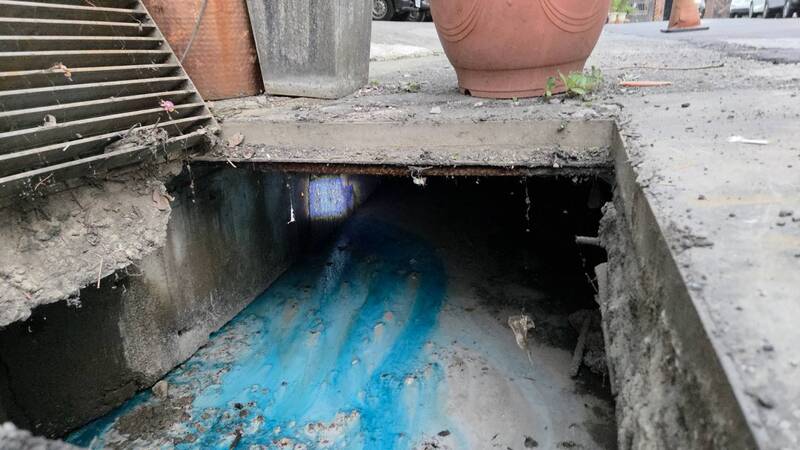 油污現形！新北環保局循線追擊 重罰土城食品廠違規排放廢水