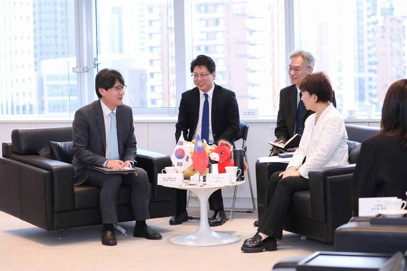 國際人士拜會不斷 南韓駐台北代表部今會盧秀燕加強交流