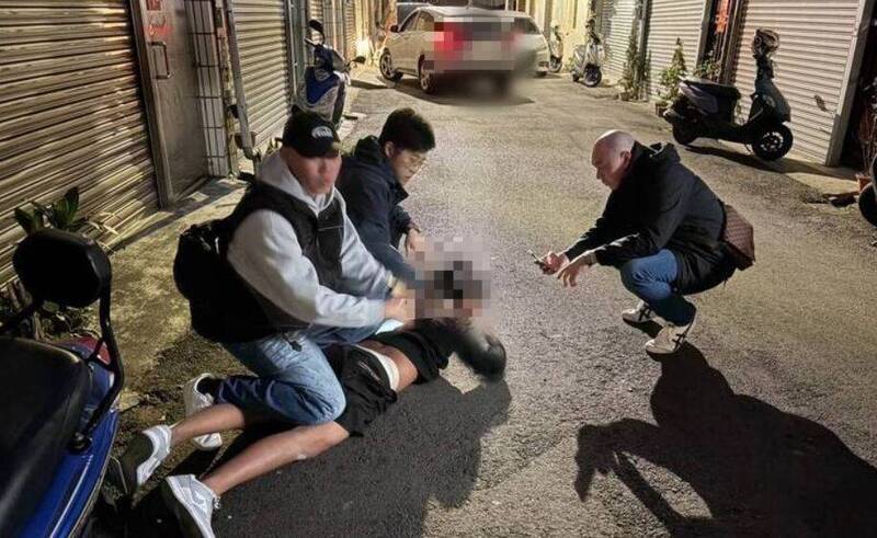 假交易虛幣搶奪400萬元未遂案 北市警再逮姊弟檔另追藏鏡人