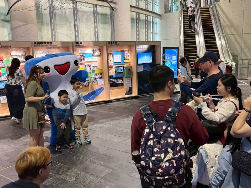 小孩玩瘋、大人放鬆!屏東海生館「海洋魔法」加「科技教育」盛大登場