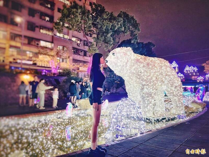 「北極熊」在新莊!中港光雕展延至兒童節連假 打卡送咖啡