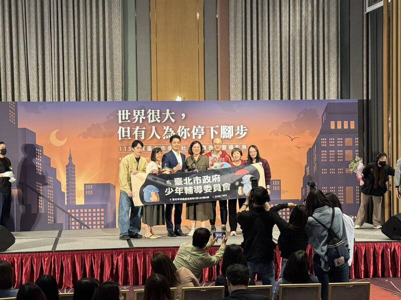 北市表揚優良社工 蔣萬安宣布獲獎人員放2天公假