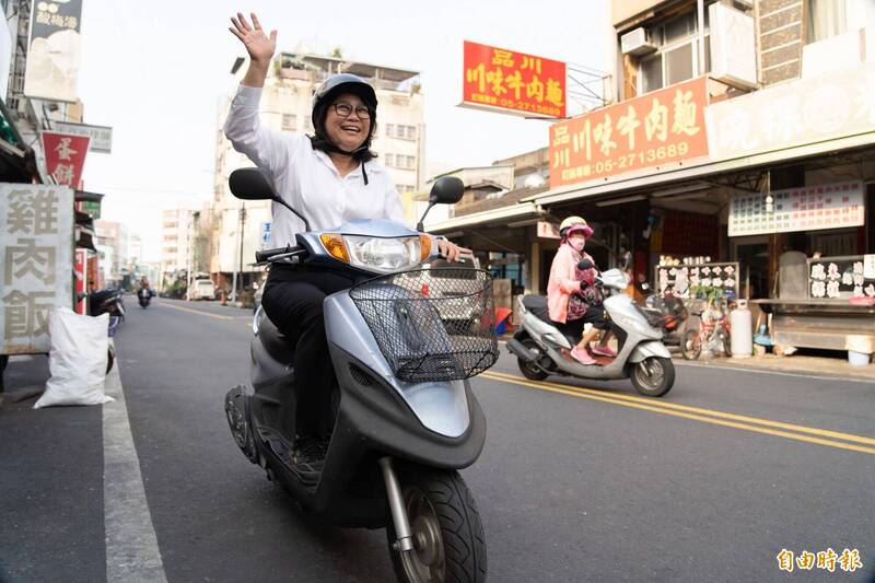 柯文哲酸王美惠「騎機車」非市長工作 李忠憲：顯示民眾黨沒現實感