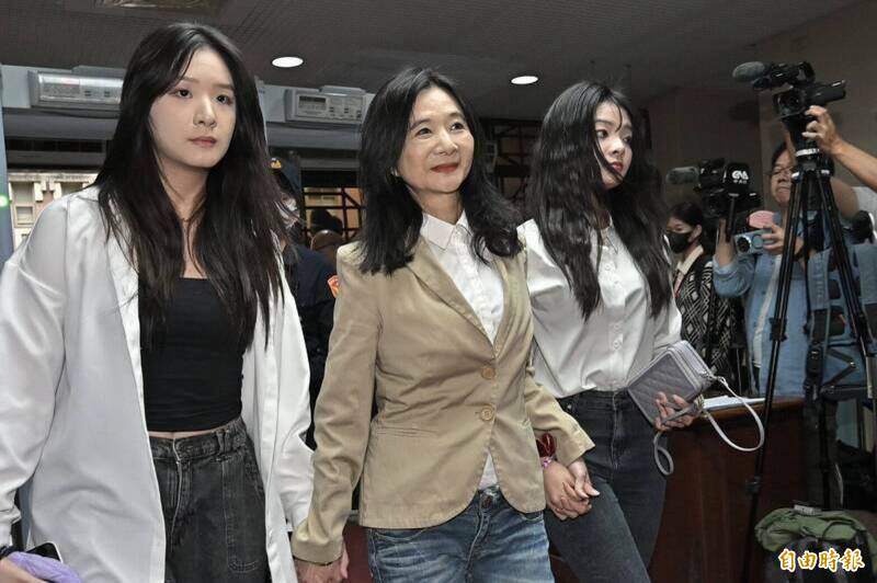 交保後曾要蔣萬安整頓都發局  應曉薇「賣慘「被裁定加保3千萬元