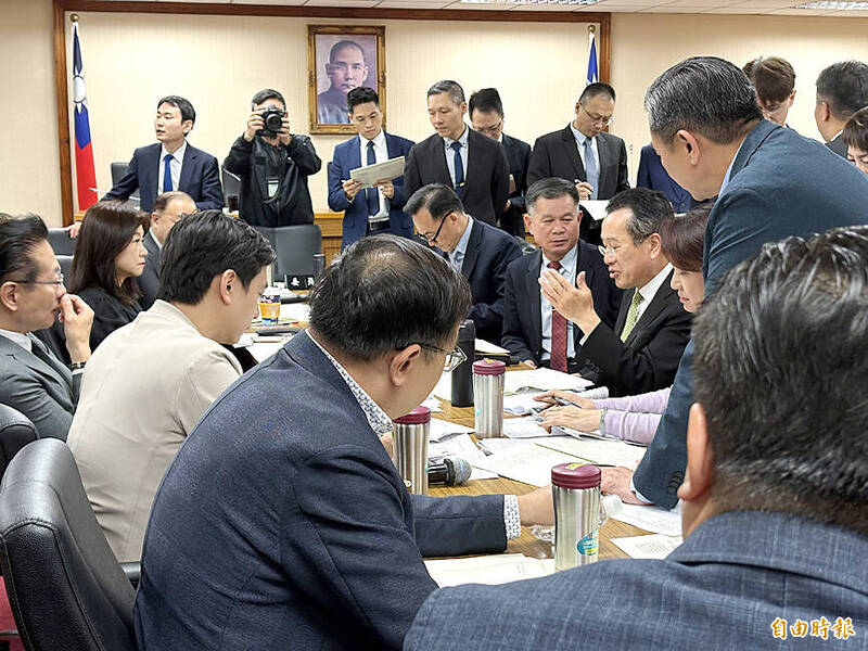《TAIPEI TIMES》 Debates on special defense bills falter again