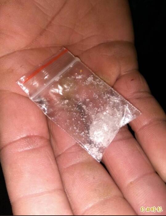 不到0.5公克安毒換15萬遊戲幣 女販毒重判5年4個月