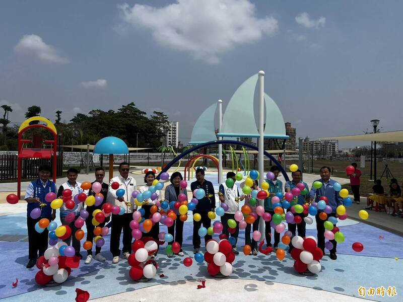 斗六人文親水公園啟用 23組戲水設施讓學童直呼好玩