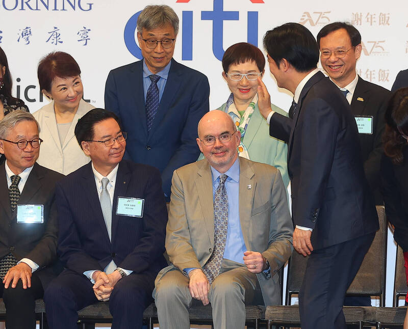 美國商會謝年飯熱絡交談 賴清德當面促請盧秀燕、蔣萬安支持這件事