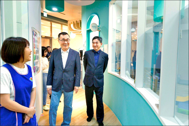 李四川提容獎、減稅 鼓勵企業附設托兒所