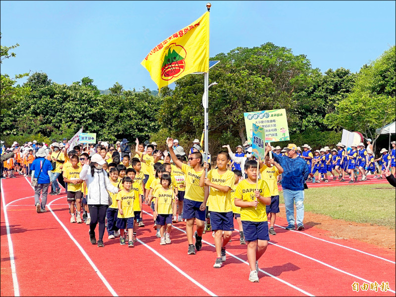 恆春5小校聯合運動會 300生歡樂競賽