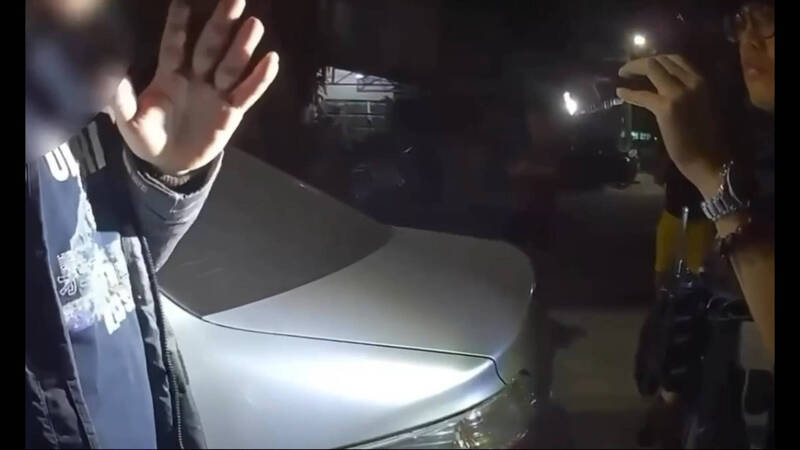 「11條通」詐欺犯在外趴趴走 高雄紅線違停這下栽了