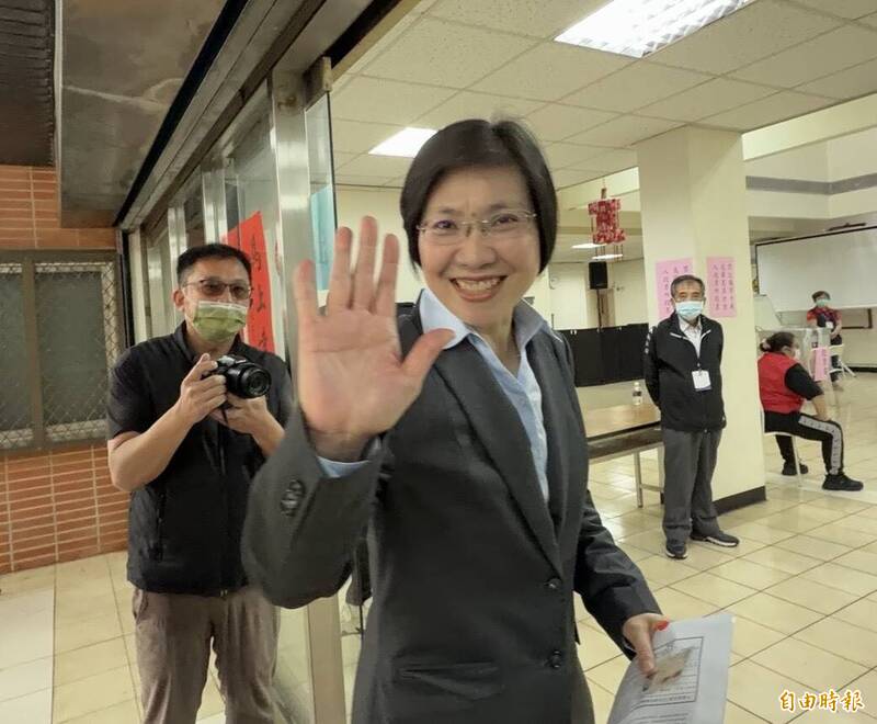 藍營竹縣長初選黨員投票》會否脫黨參選 徐欣瑩笑回:不能觸我霉頭