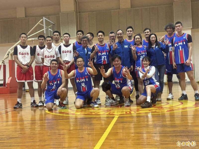 人物/單場 鍾小平三分球紀錄保持人「17記三分球」射垮柯文哲