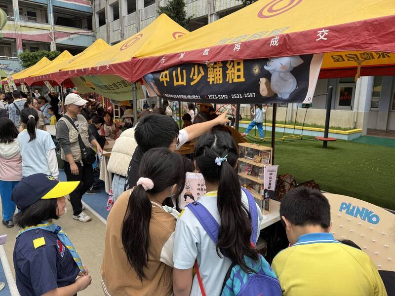 北市少輔會結合五常國小宣導「要讀不要毒」 社區家長學童熱情參與