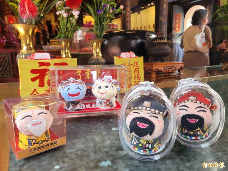 神級曬娃! 台灣府城隍廟「考神娃包」亮相