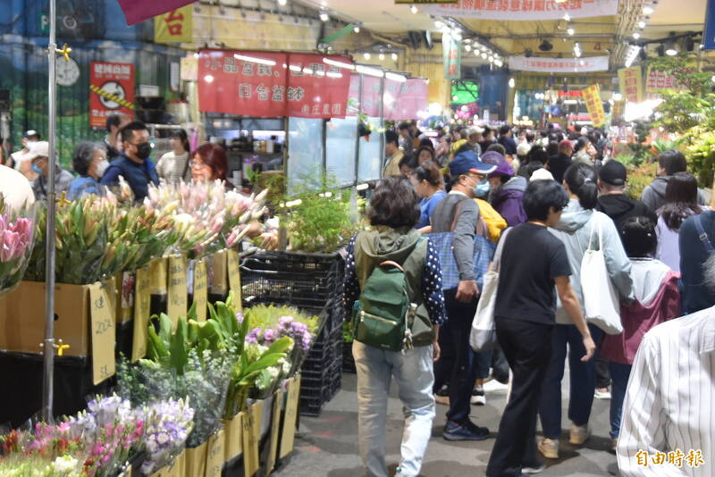 減塑升級! 建國假日花市設示範區推「袋袋箱傳」