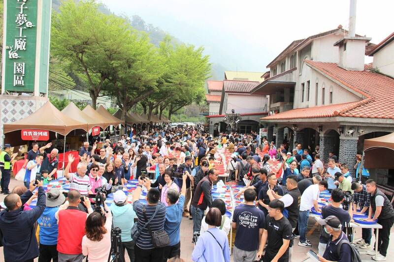 南投梅子節登場    500人脆梅DIY超壯觀