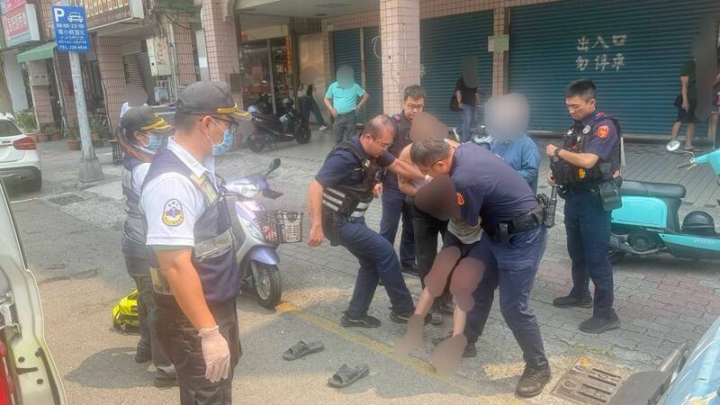 男子持神明劍校園追逐女子 高雄警制伏強制就醫