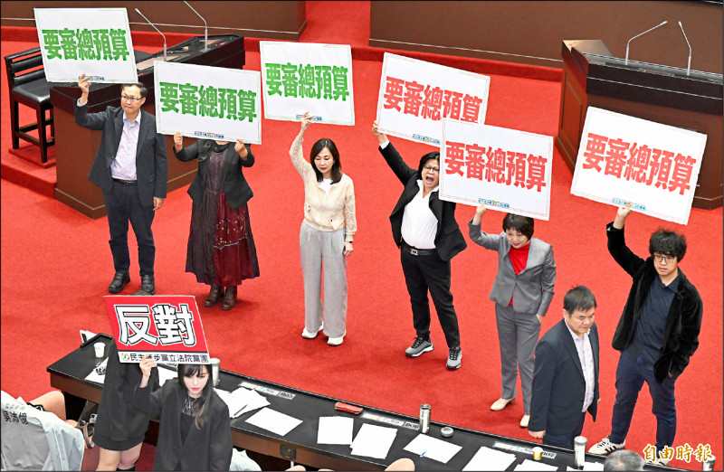 藍白提案即刻動支718億新興計畫預算 逕付二讀